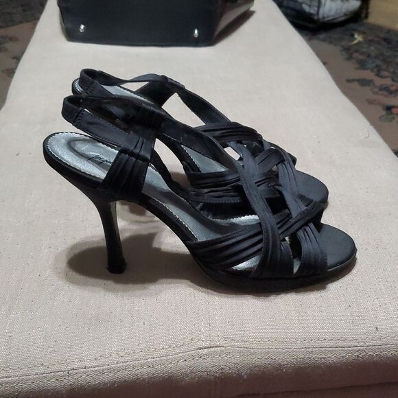 jacqueline ferrar strappy shoes - Picture 5 of 7